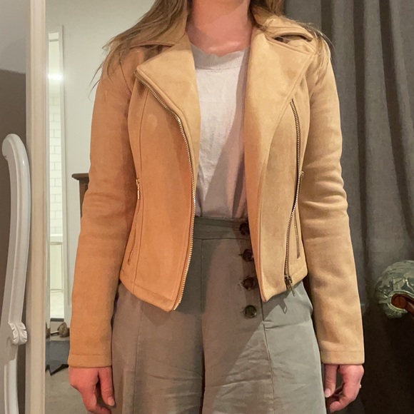 Blush cropped Jacket, suede look and feel. Size 6 - Picture 8 of 8